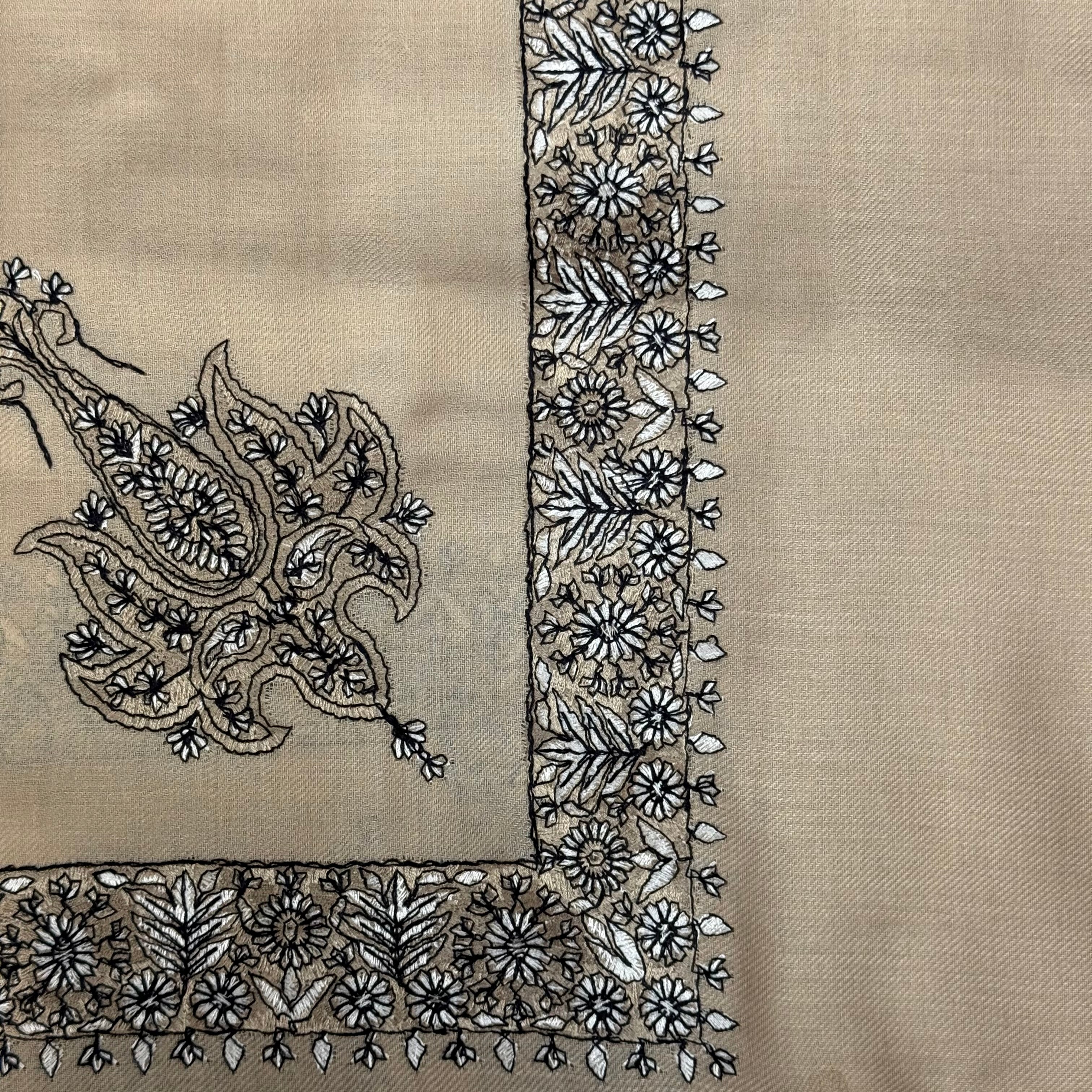 Luxury Desert Brown Embroidered Yemeni Shemagh - Image 11