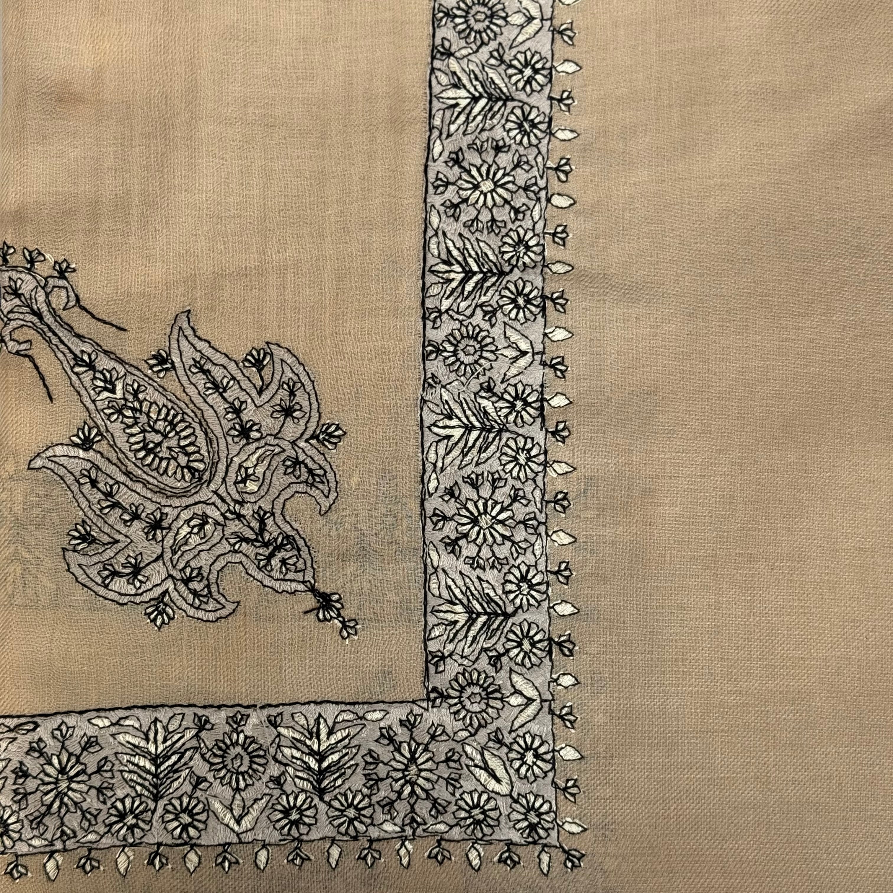 Luxury Desert Brown Embroidered Yemeni Shemagh - Image 12