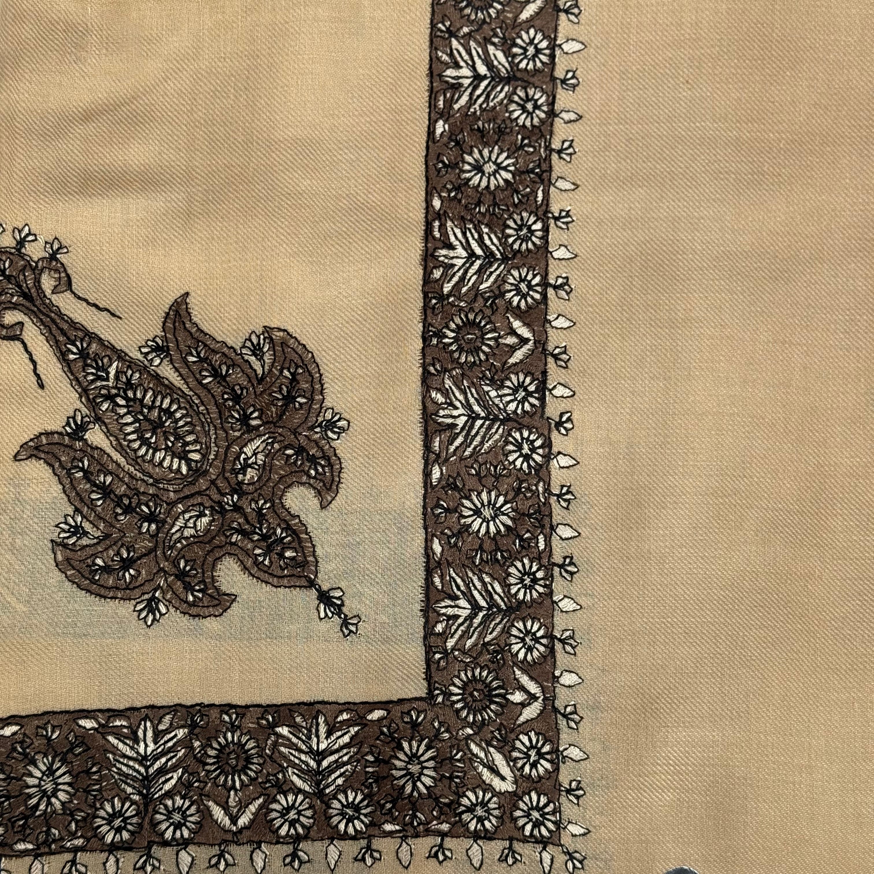 Luxury Desert Brown Embroidered Yemeni Shemagh - Image 13