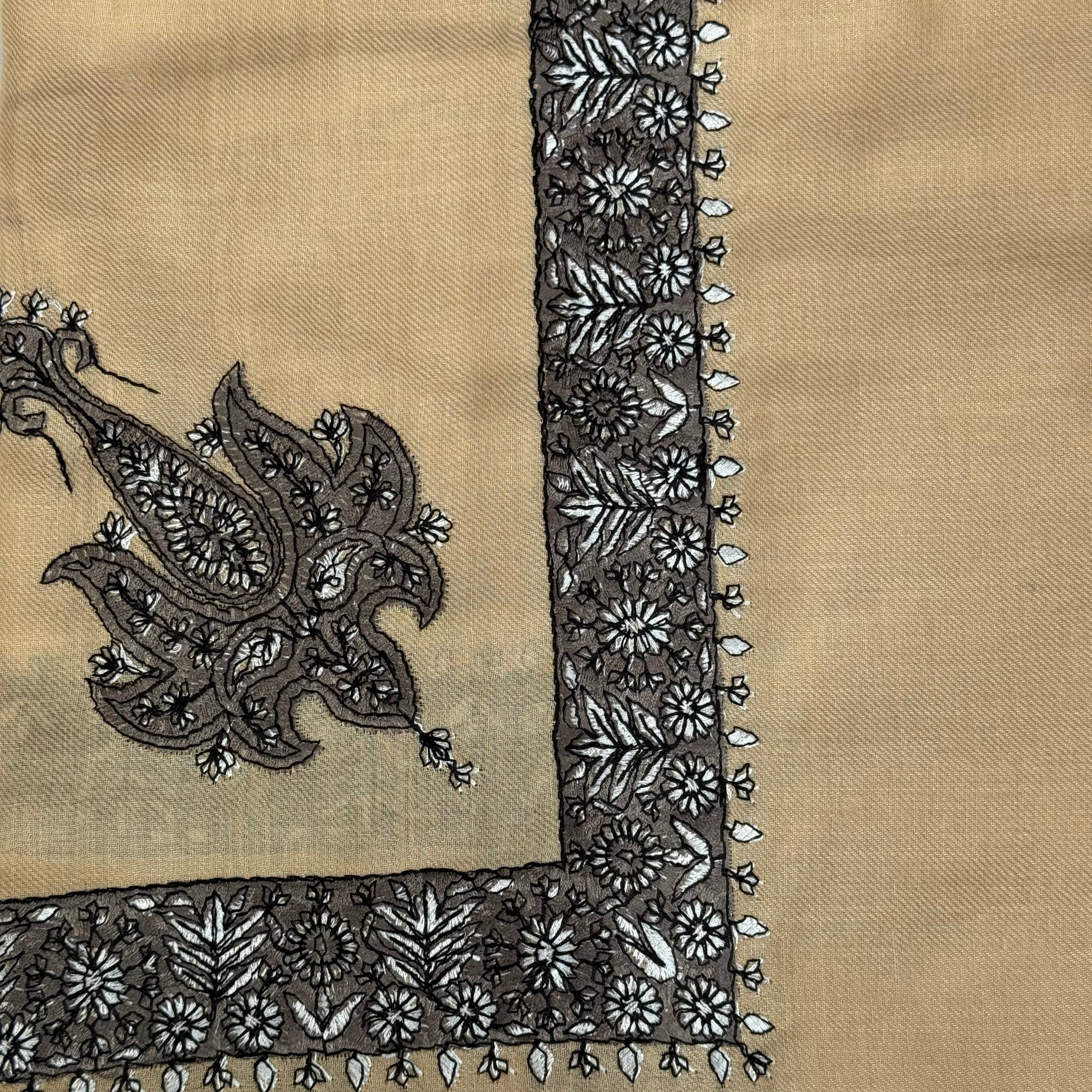 Luxury Desert Brown Embroidered Yemeni Shemagh - Image 16