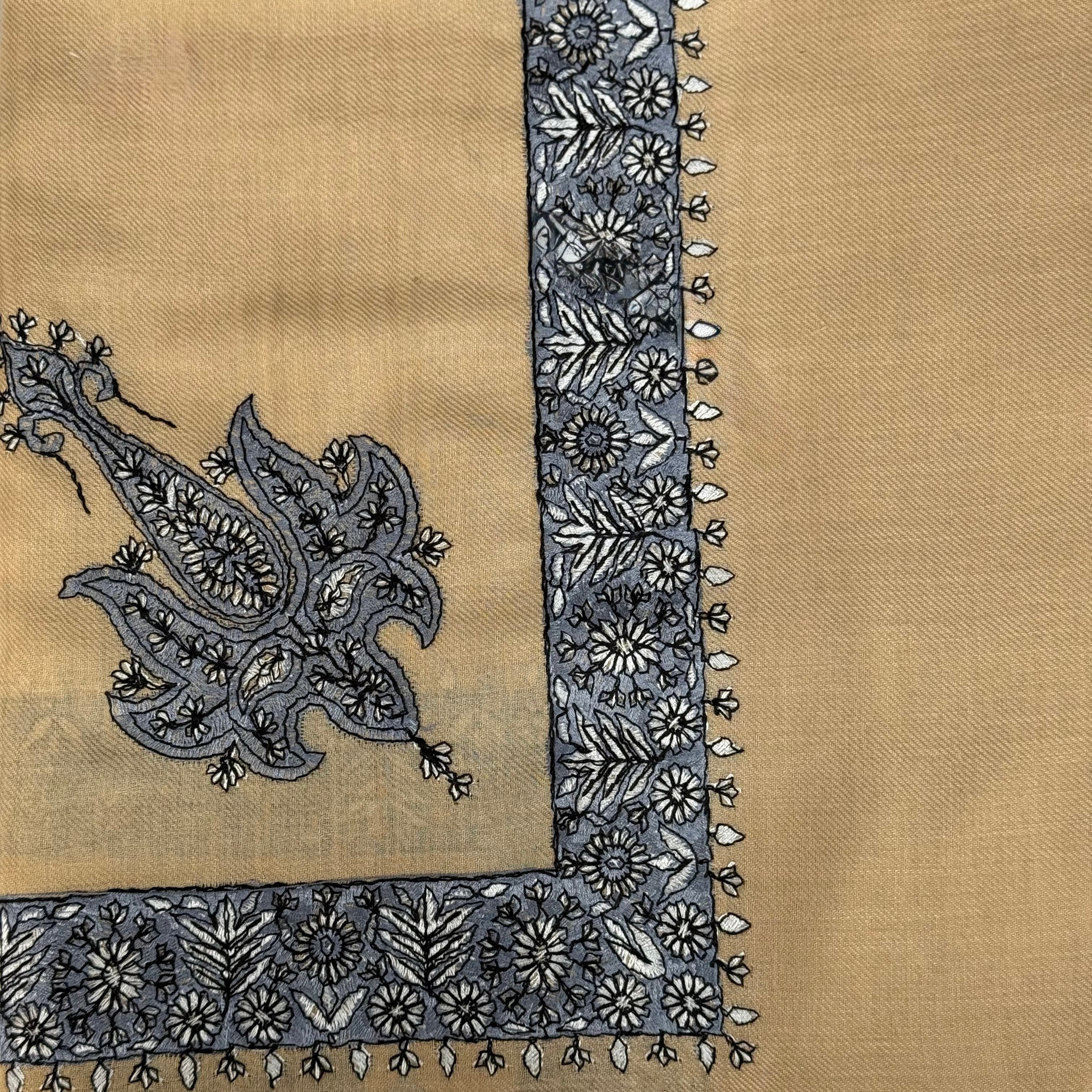 Luxury Desert Brown Embroidered Yemeni Shemagh - Image 3