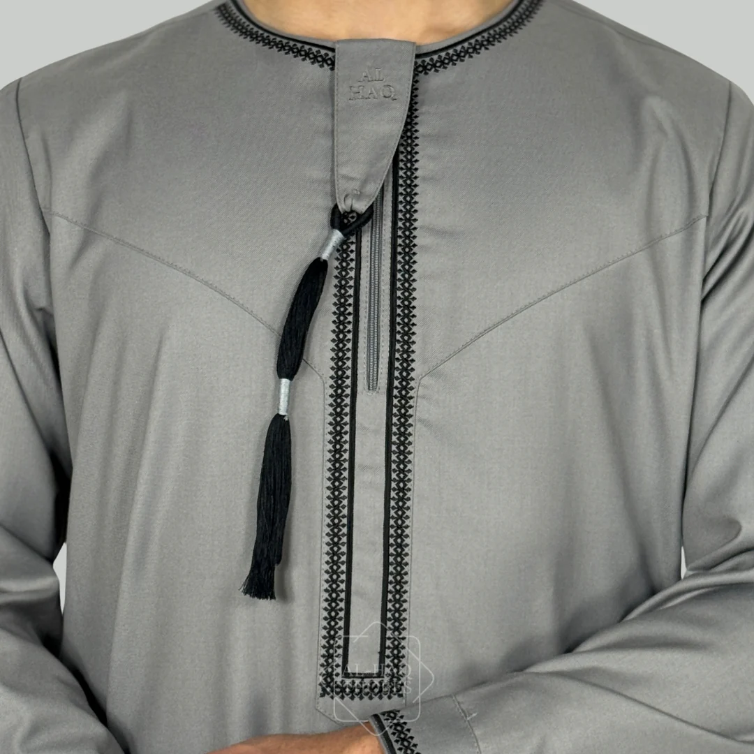 Luxury Grey & Black Omani Thobe - Image 3