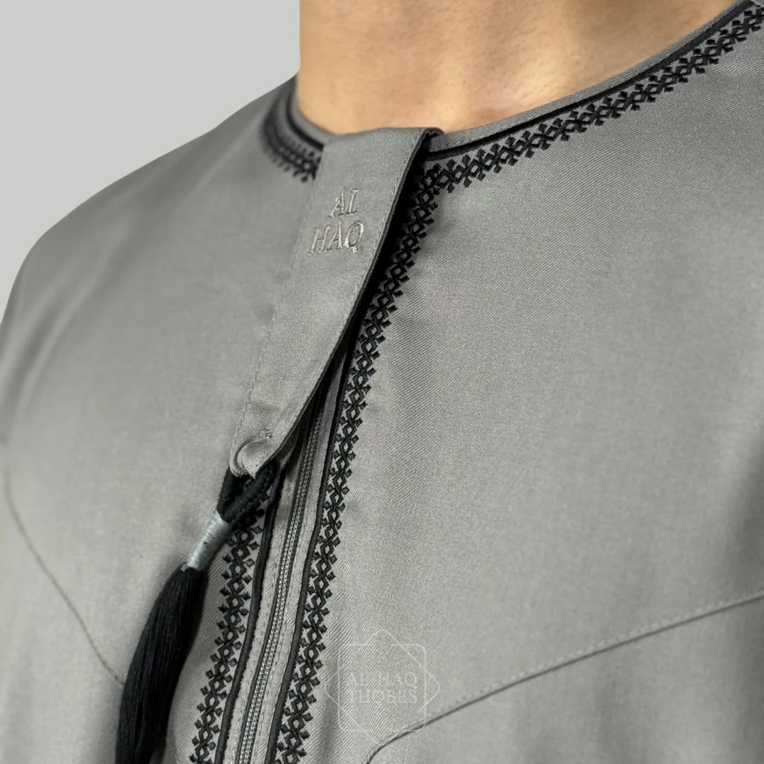 Luxury Grey & Black Omani Thobe - Image 4