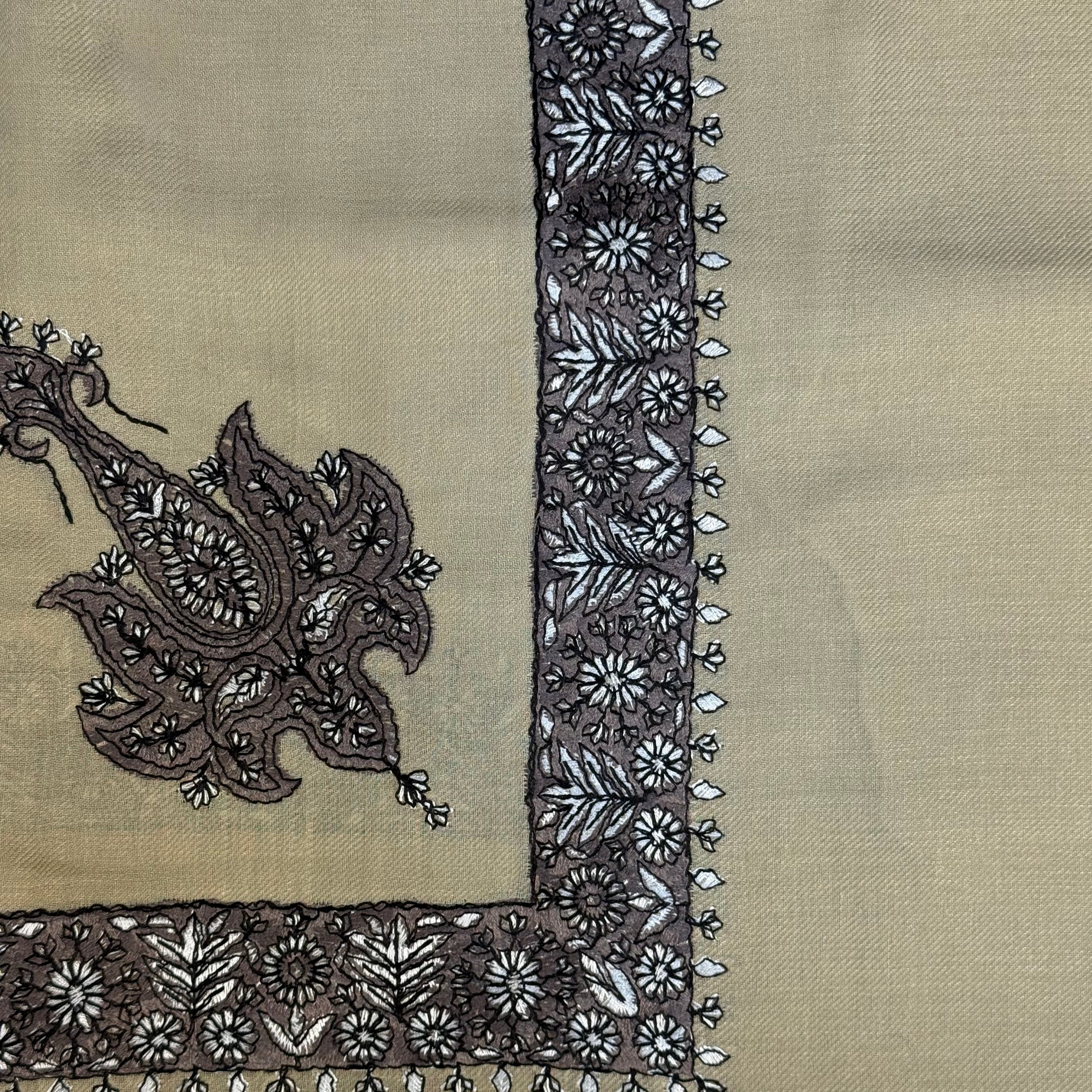 Luxury Latte Embroidered Yemeni Shemagh - Image 5