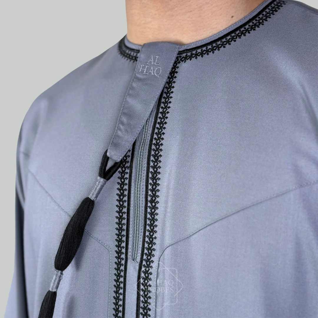 Luxury Lilac Grey Omani Thobe - Image 4