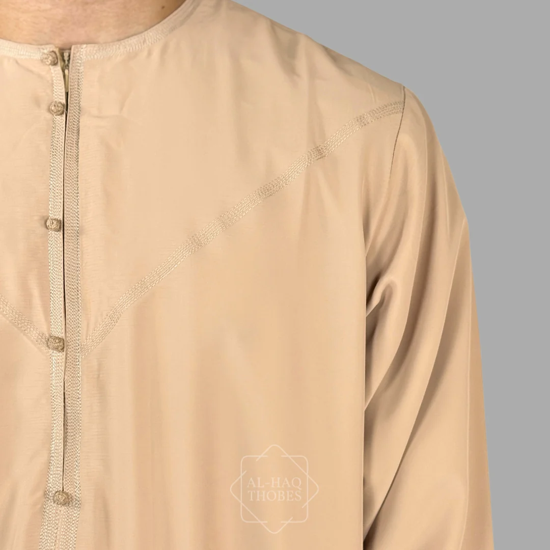 Luxury Sand Beige Lightweight Emirati Zibda Thobe - Image 4