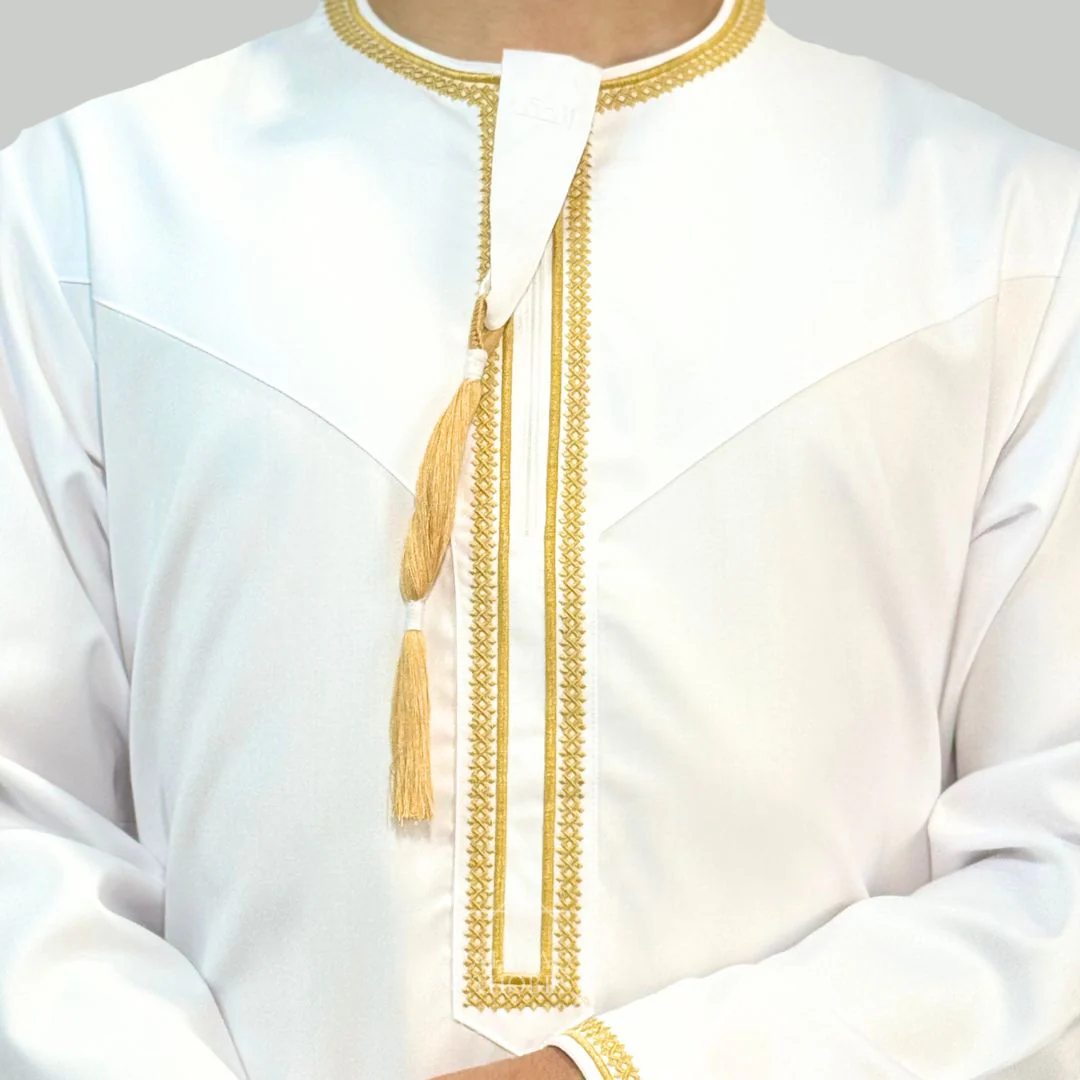 Luxury White & Gold Omani Thobe - Image 3
