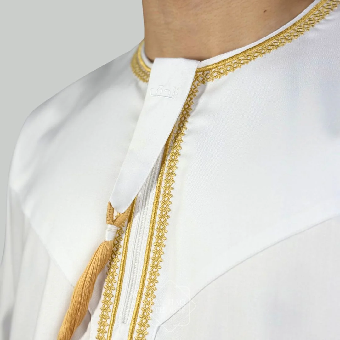 Luxury White & Gold Omani Thobe - Image 4