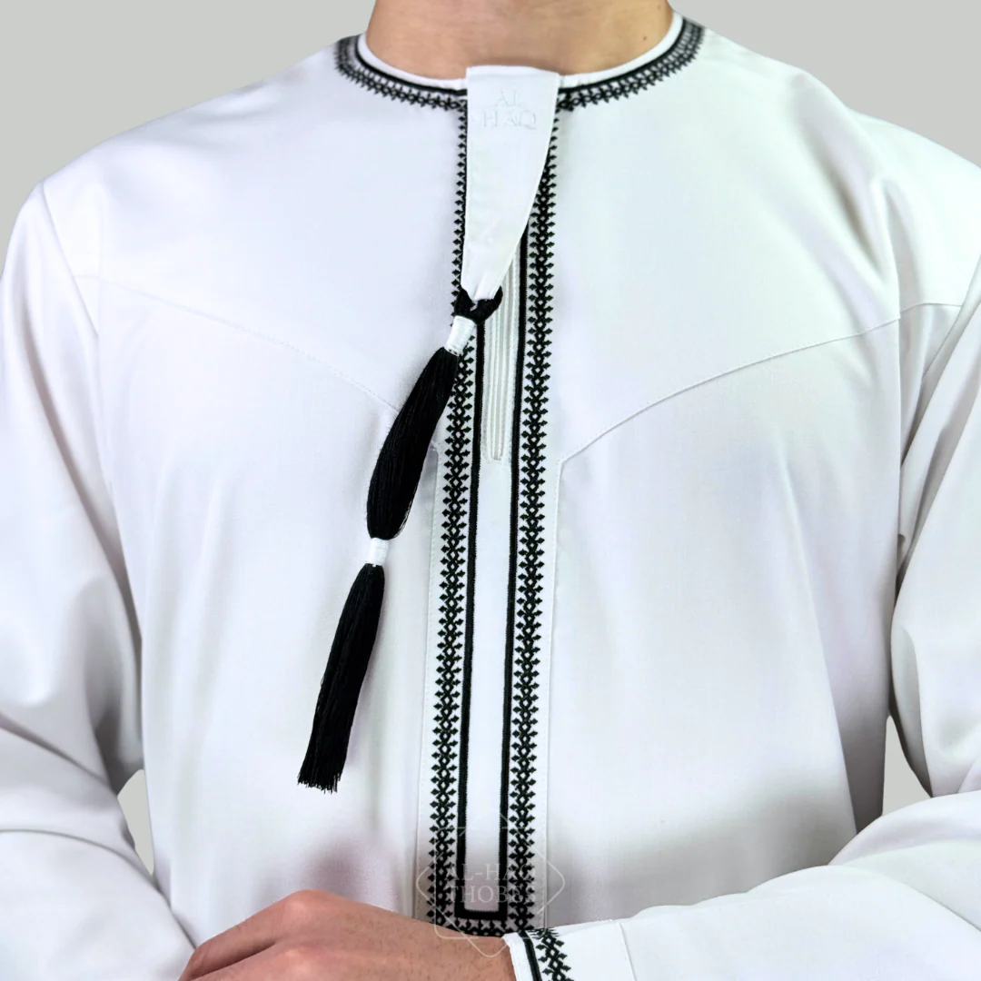 Luxury White & Black Omani Thobe - Image 3