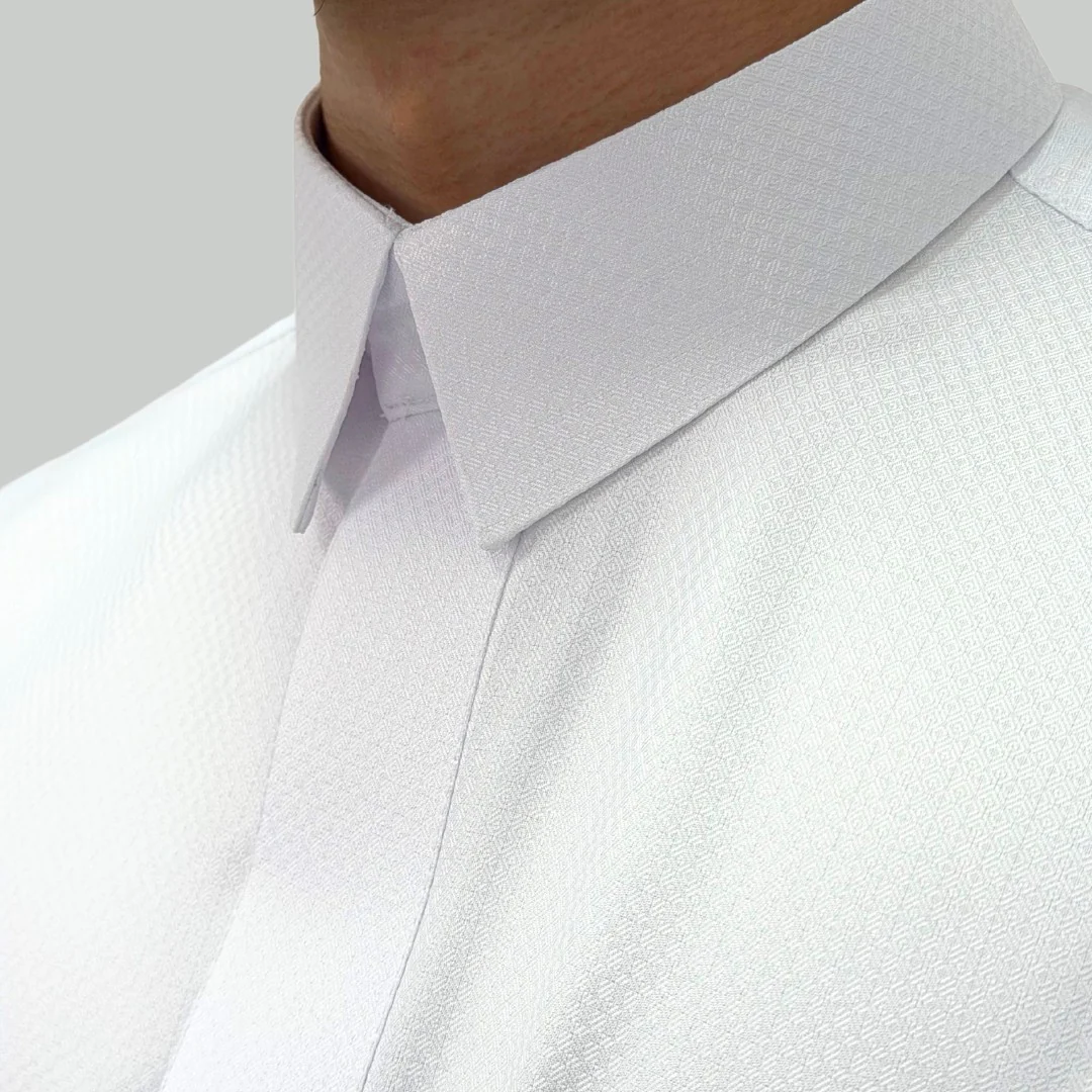 White Abyad Collared Thobe | Signature Defined - Image 4